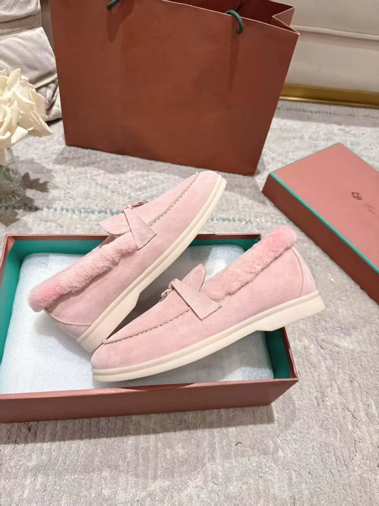 

Luxury Designer Style 2025 Fashion One-legged Casual Shoes Fall and Winter Fleece Thickened Suede Men's Flats