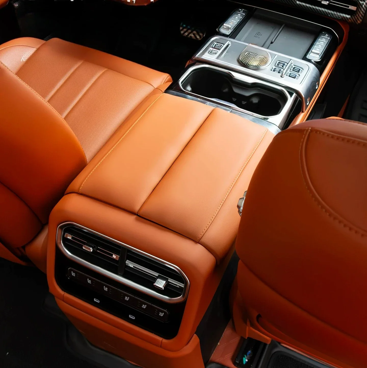 For Jetour G700 2025 2026 Car Center Console Armrest Protective Cover ABS Leather Wrapped Anti-scratch Armest Cover Accessories detail image 2