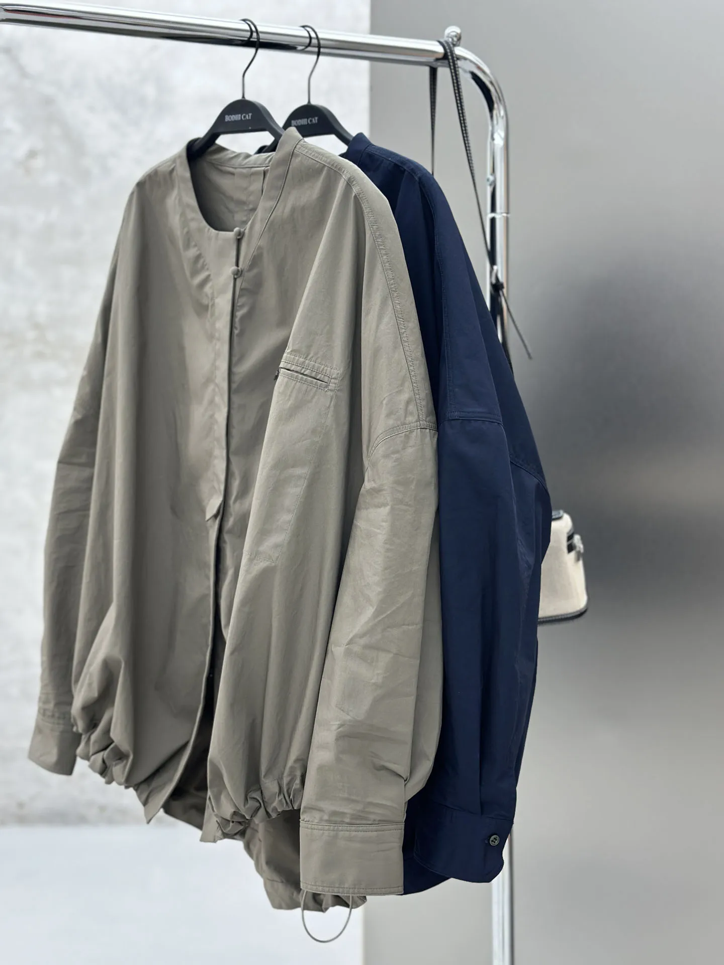 

Женская рубашка из высококачественного шелкового хлопка с длинным рукавом, осенняя коллекция 2025, модная, универсальная, в уличном стиле, с пуговицами