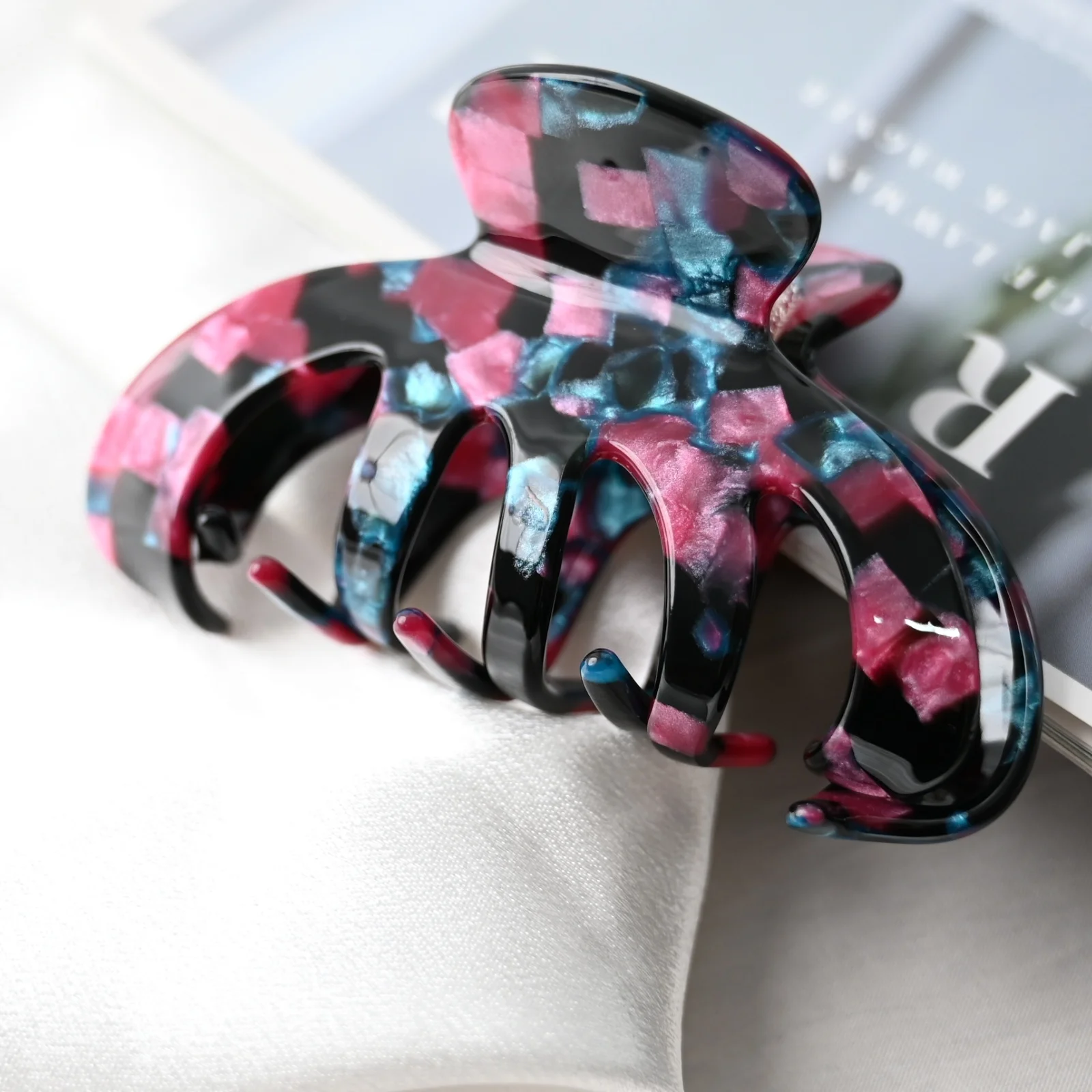 

Prettyou Acetate Hair Accessories Large Hair Crabs Hairclips Claw Clip for Girls and Women Headwear Highgrade French Fashion