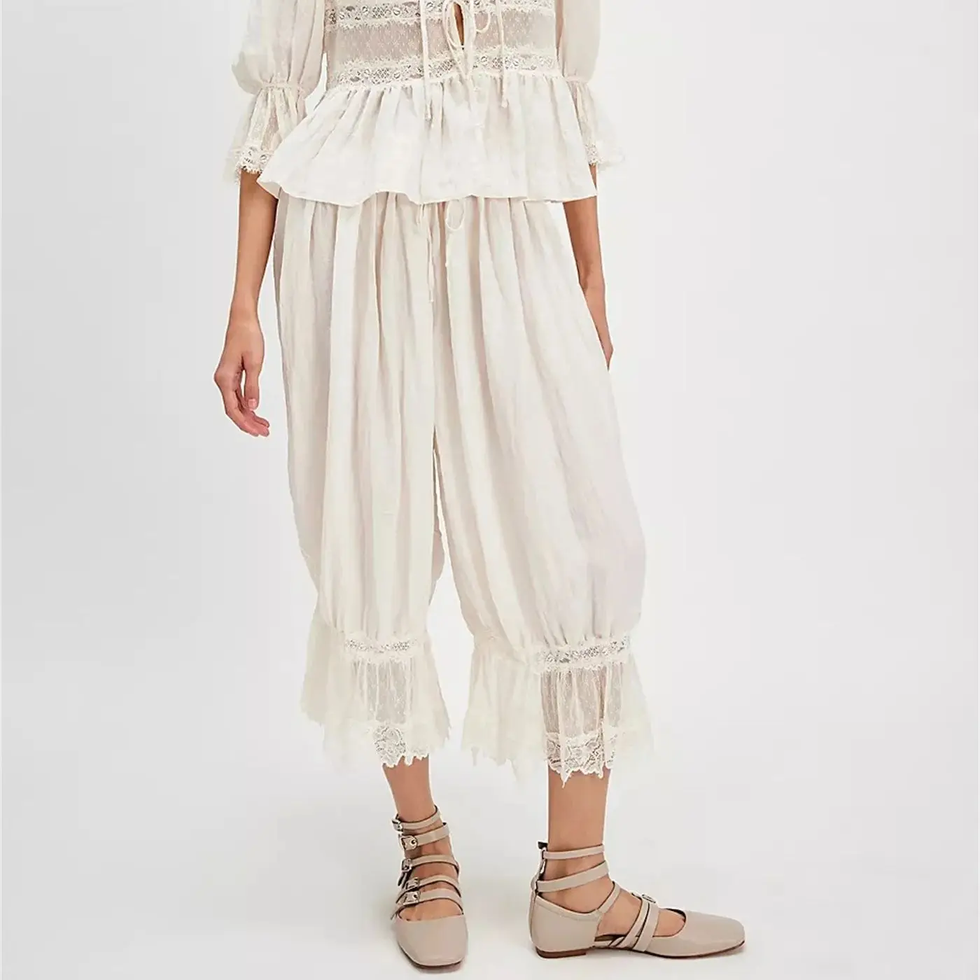 Lässige Sommer-Bloomers-Hose, lockere Vintage-Hose mit Kordelzug, weiße Hose mit weitem Bein, Spitzen-Patchwork, wadenlange Hose, Damenhose