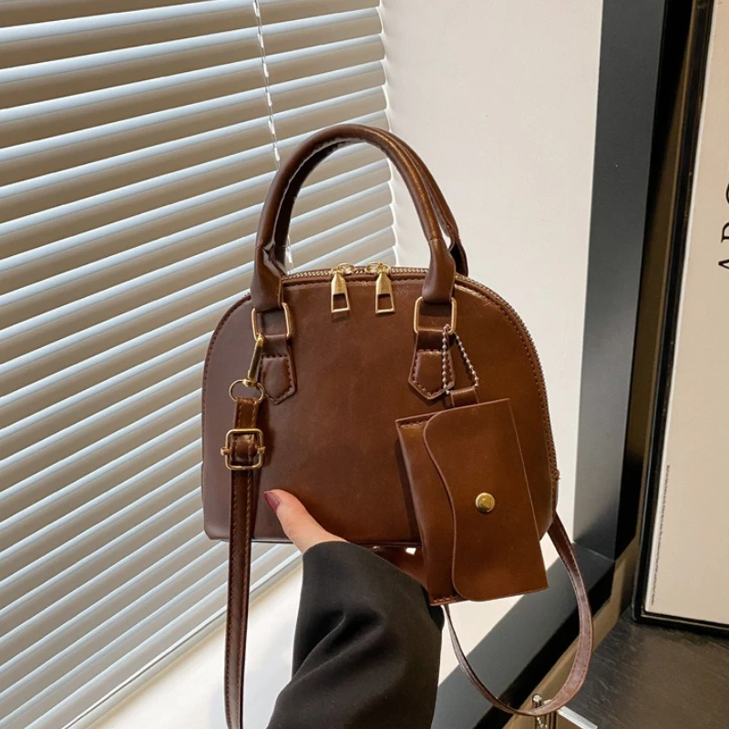 

2 шт. модная универсальная сумка в стиле ретро, новая трендовая однотонная сумка через плечо 2025 года, простые повседневные женские сумки через плечо