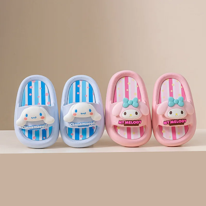 Pantoufles élégantes Hello Kitty, sandales à plateforme antidérapantes, chaussures de plage, chaussures en maille à bout fermé, adaptées à la maison et aux voyages.