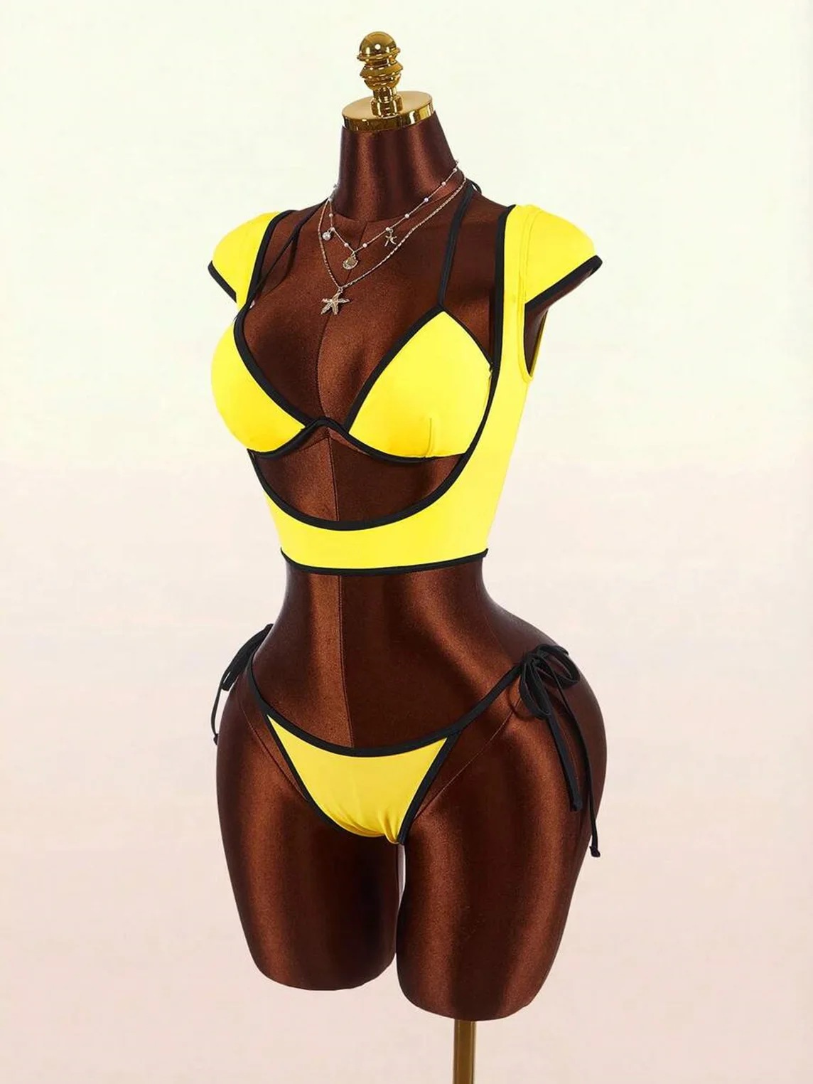 Y2K Gelb-Schwarz Verzierter 3-Teiliger Badeanzug, Neckholder-Bikini, Kurzarm-Crop-Top, Unterteil mit Bindeband, Sommer-Strandparty-Badeanzug für Damen – Detail 9