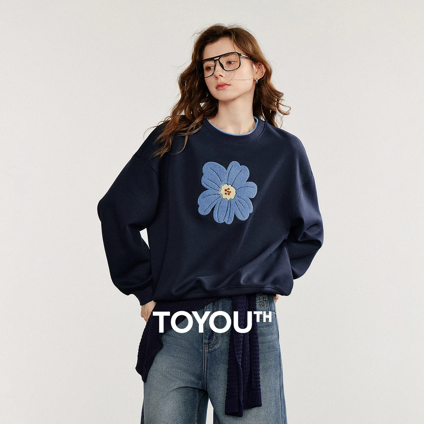 TOYOUTH Women's Hoodies Sweatshirt 2026 Autumn New Green Velvet Flower Embroidered Round Neck Pullover Cotton Tops