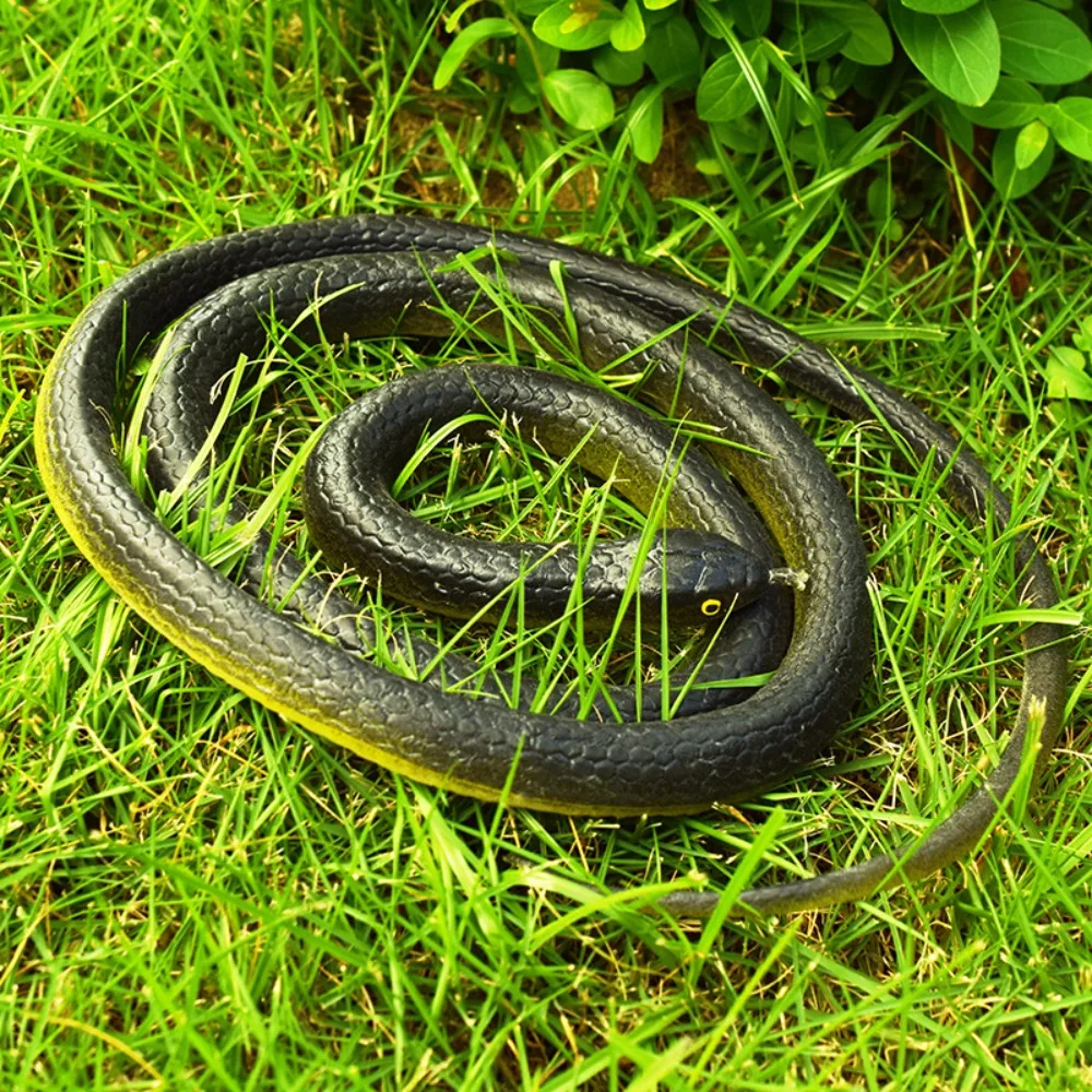 

Black 120cm Simulated Snake Toy Snake Model Realistic Soft Rubber Fake Snake Scaring Tricking Halloween Prank Props Garden Decor