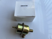 92811023102 Fuel Injection Pressure Regulator For Porsche 911 928 Mercedes Benz W126 W116 0280161007