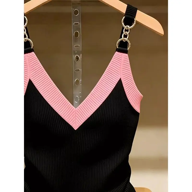 Spice Girl  Contrasting Color V-neck Knitted Sling Vest Large Size Outer Wear To Cover The Belly and Look Thin Good-looking Top