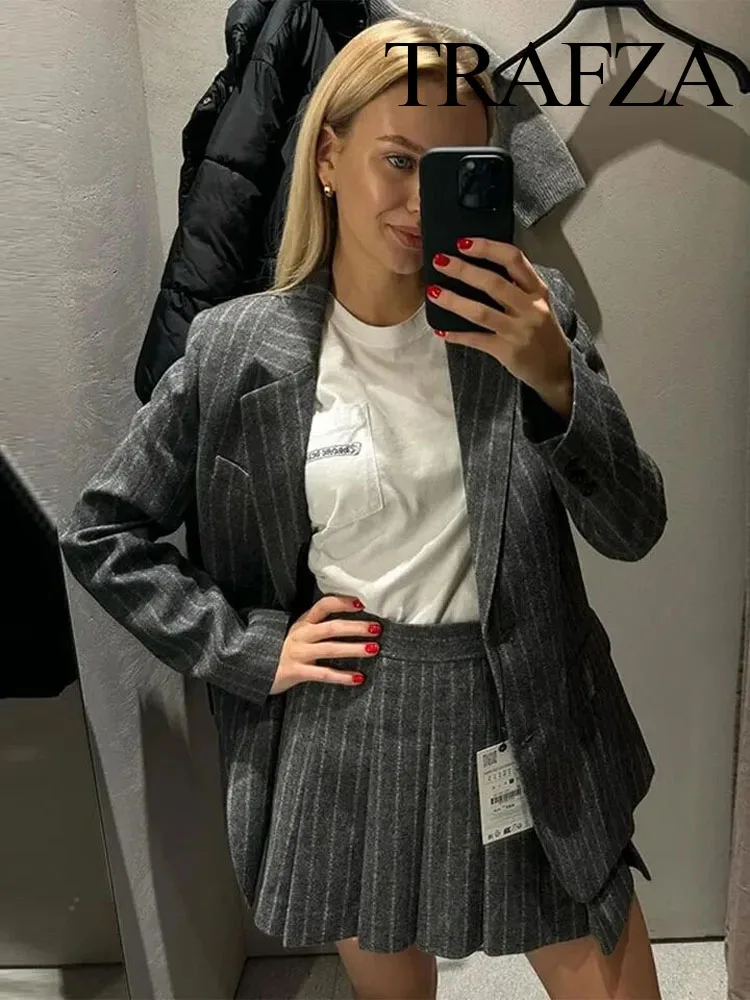 TRAFZA Fashion Women Vintage Casual Loose Outerwear Blazer Long Sleeve Coat Female Chic Flip pocket decoration Pinstripe Blazer