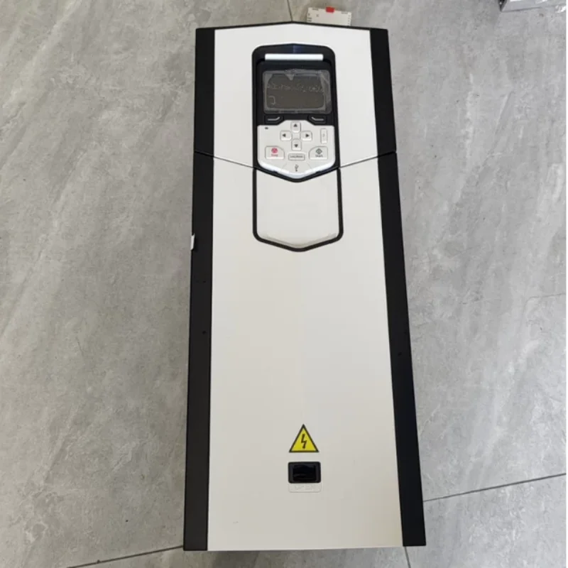 

Совершенно новый оригинальный привод переменной частоты ACS355-03E-08A8-4 ACS355-03E-07A3-4 ACS355-03E-08A8-4 ACS880-01-061A-3