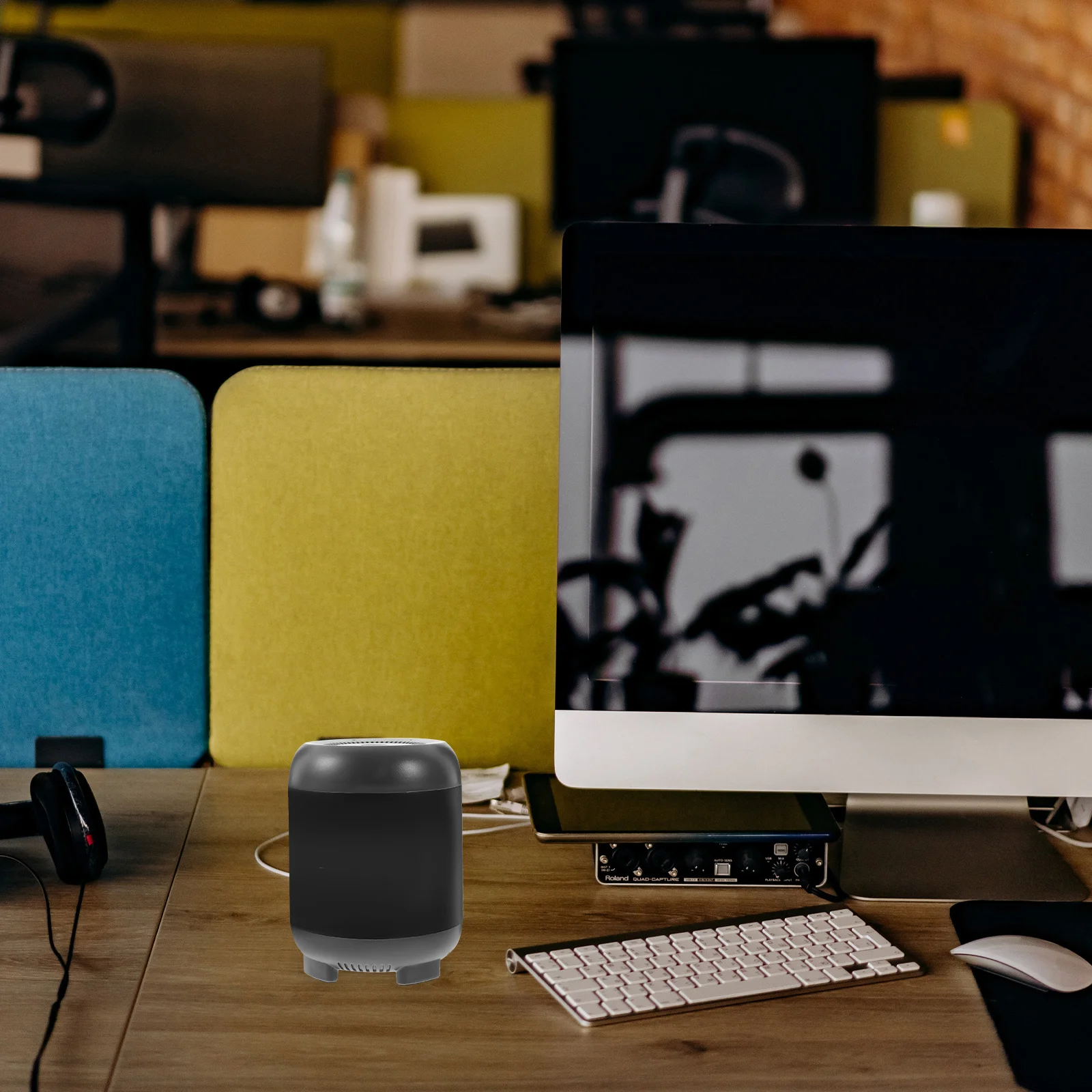 

Speaker 50Mm Driver 1200Mah 12H Playtime Wireless Sound Voice Control Stereo Bass Black