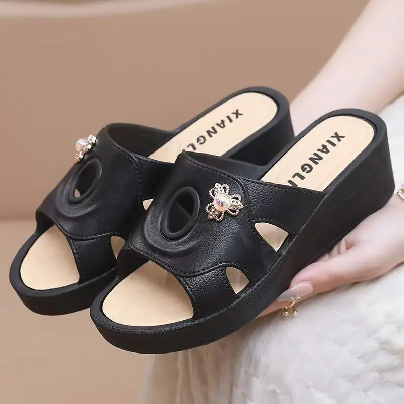 

Women Waterproof One Word Wedges Slippers Summer New Thick Sole Non slip Home Slippers Outdoor Soft Sole Slippers Sandals