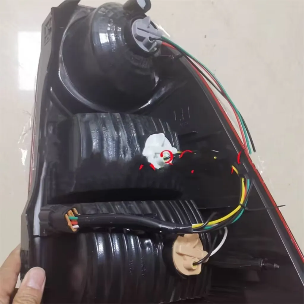 High quality Rear Tail Light Assembly Brake Taillight  For Ssangyong Actyon Sports 2007-2013 OEM: 8360132003 8360232003