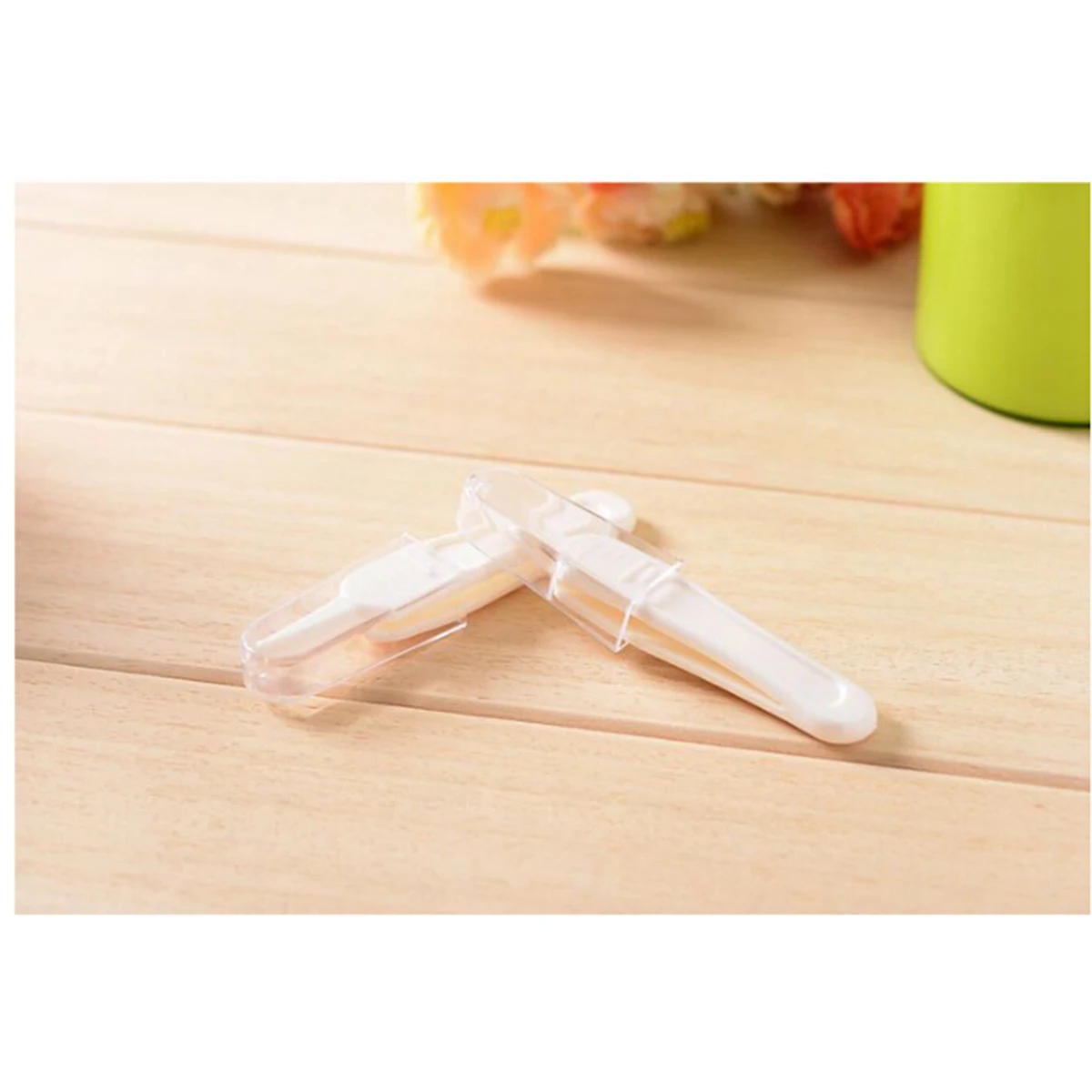 

2pcs Cleaning Tweezers Safe Effective Baby Nose Cleaner Round Head for Newborn Toddler Kids Nasal Cavity Tools Plastic Rust Free