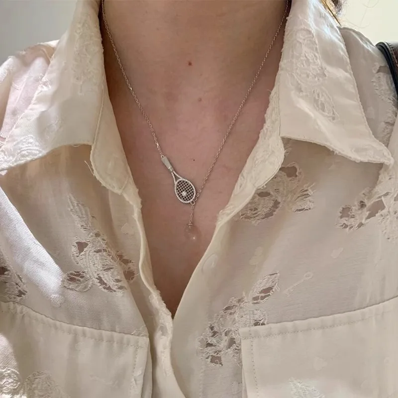 Collar de raqueta de tenis de plata "Ingenious" 2025 nueva cadena de clavícula de cristal blanco de alta gama