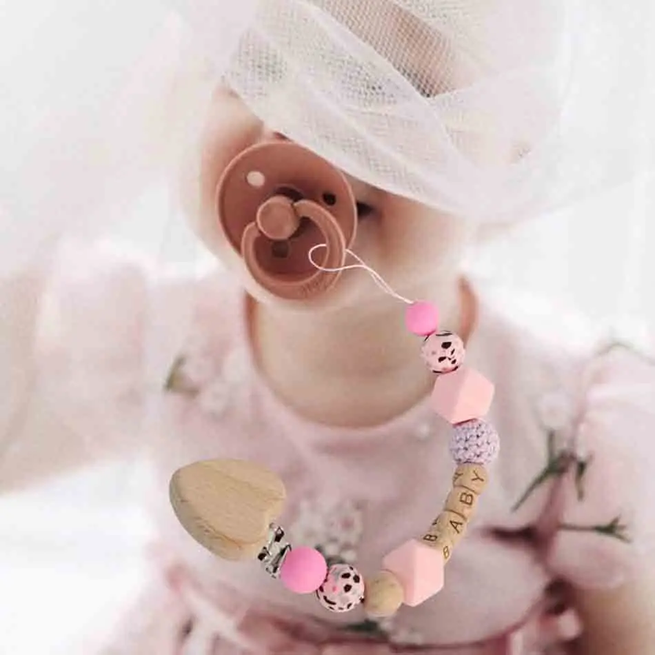 Nieuwe Baby Fopspeen Clips Gepersonaliseerde Naam Bijtringen Speelgoed Dummy Tepels Houder Clip Keten Baby Accessoires Pasgeboren Geschenken Custom