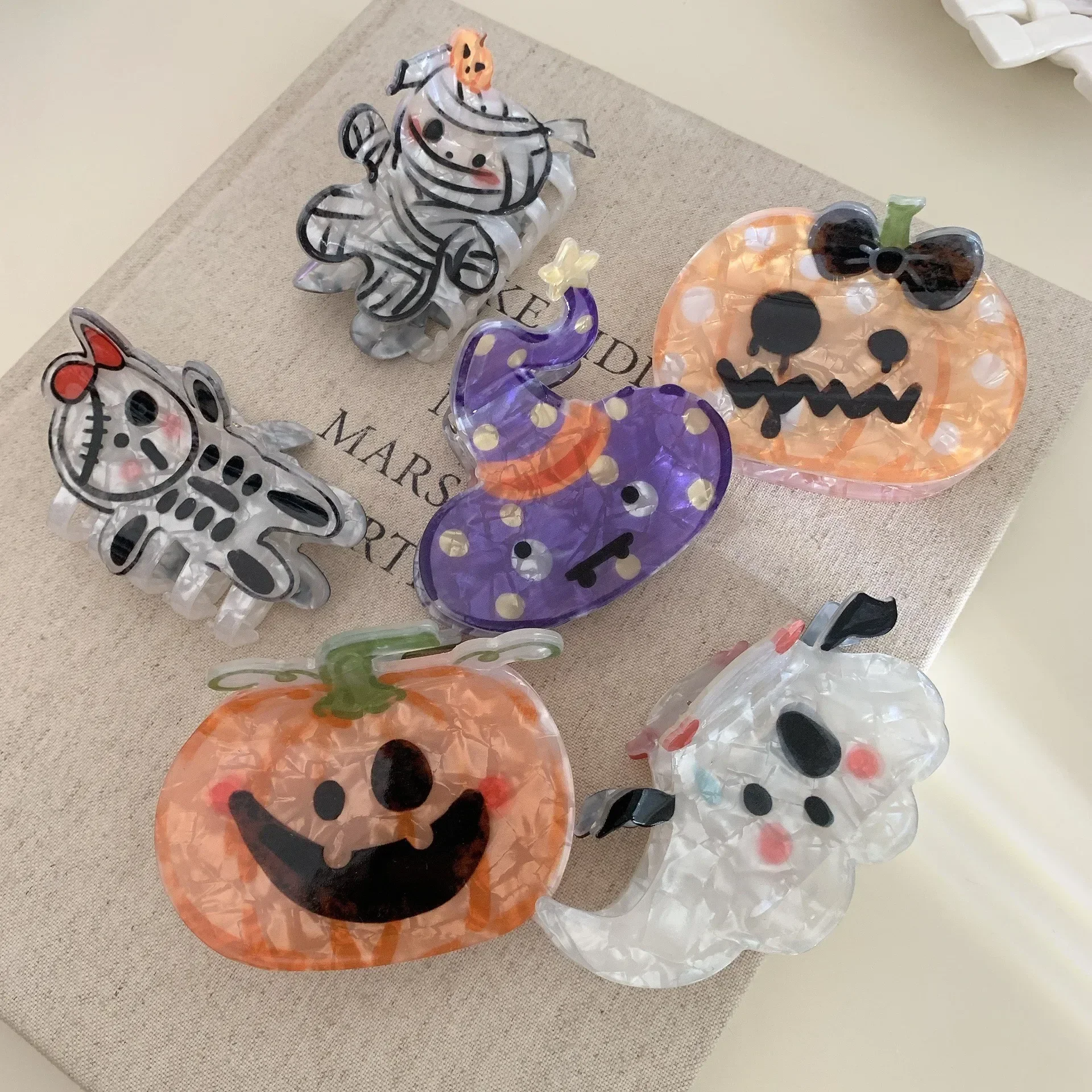 BYL New Cute Halloween Series Hair Clips Acrylic Material Pumpkin Head Skull Ghost Witch Crab Clip Female Hair Accessories