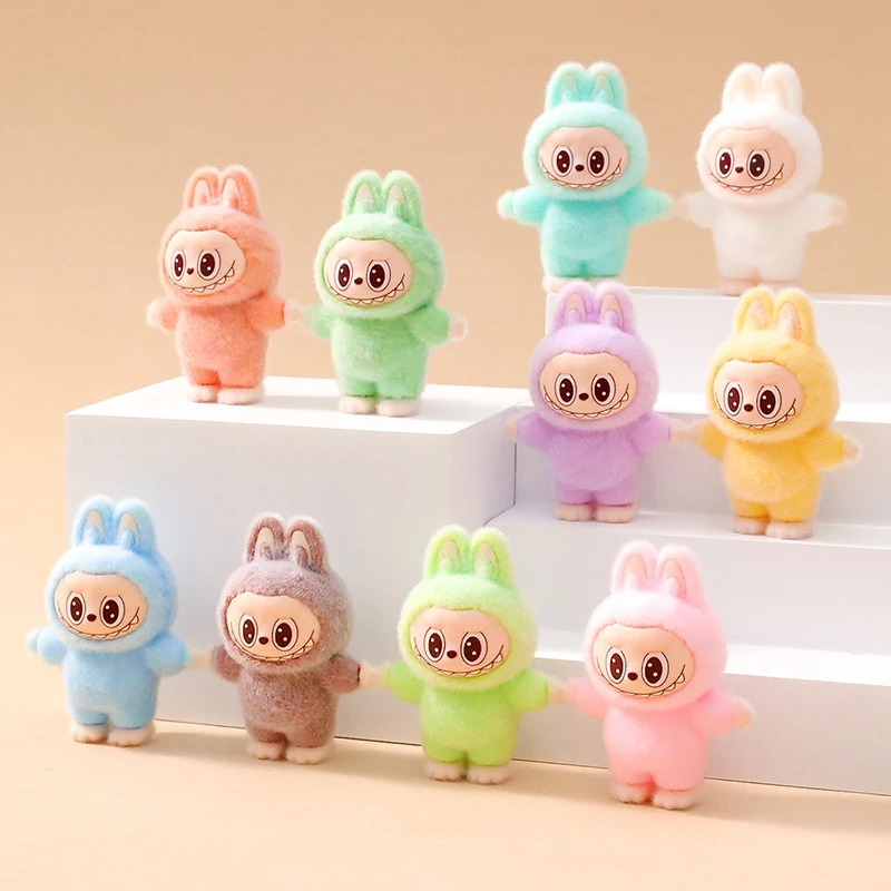 Mini labubu, adorno de postura sentada, bonita caja ciega de labubu, figuras de dibujos animados, adorno de escritorio, regalos creativos de fiesta de dibujos animados