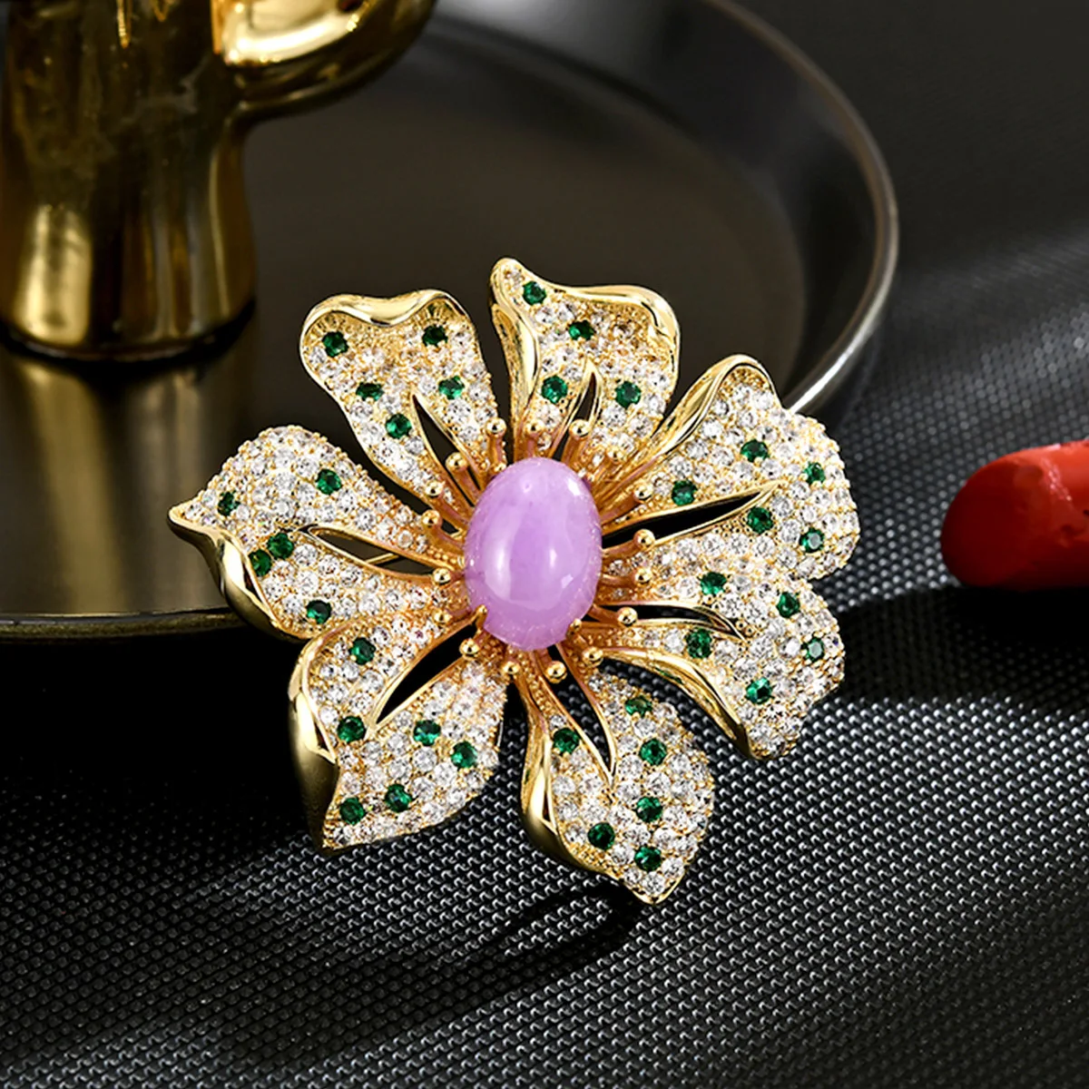 

Luxury Peony Brooch Elegant Flower Brooch Temperament Colored Zircon Coat Clothing Corsage