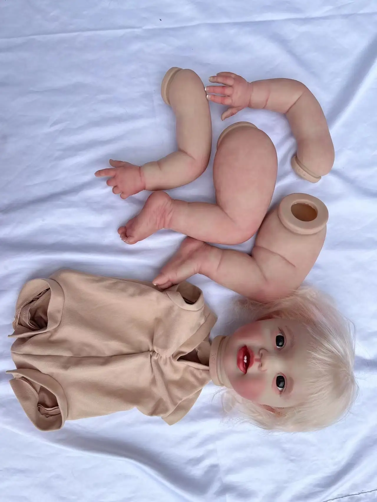 

FBBD Customized Limited Supply 24inch Reborn Baby Doll Lottie With Hand-Rooted White Hair Painted Kit DIY Part Christmas Gift