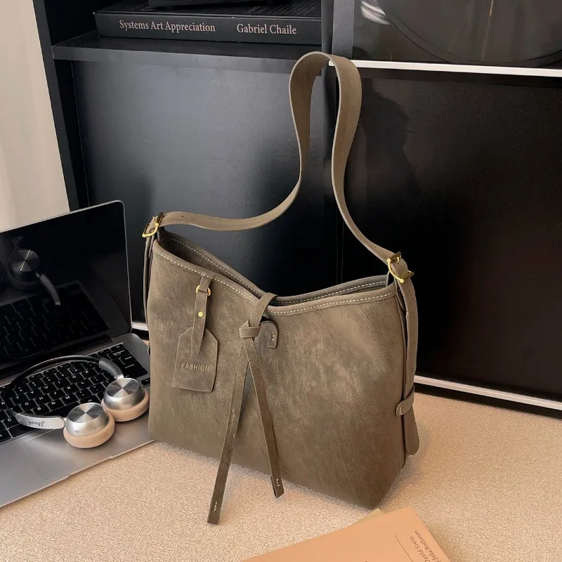 

Однотонные сумки на плечо из искусственной замши на молнии, 2026, высококачественные универсальные сумки, высококачественные темпераментные сумки на плечо в стиле ретро, Bolsa