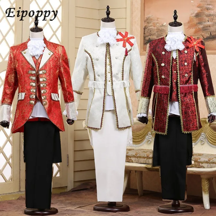 男性のヨーロッパのペットの衣装、魅力的なステージ、レトロなパフォーマンス、写真スタジオ、大人のスタイル