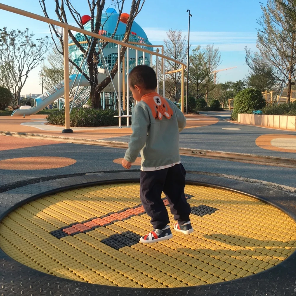 

Outdoor Trampoline Without Safety Net Jumping Trampoline Buried In The Ground For Public Park