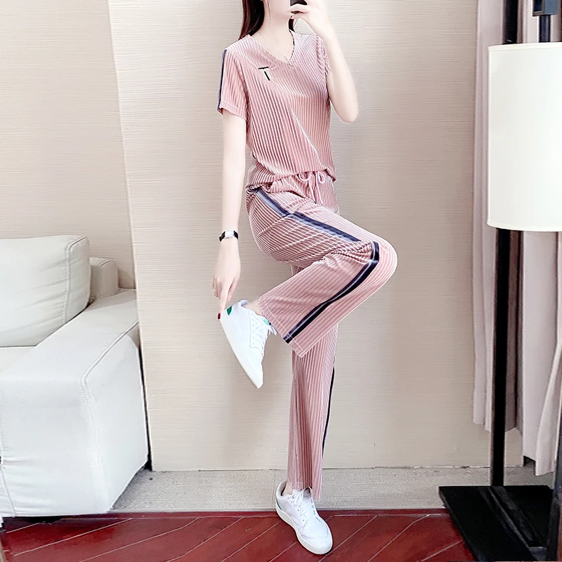

Fashionable Velvet Set Women Summer 2026 Loose Casual V-neck Stylish Wide Leg Pants Two-piece Trendy Outfit Polyester Blend