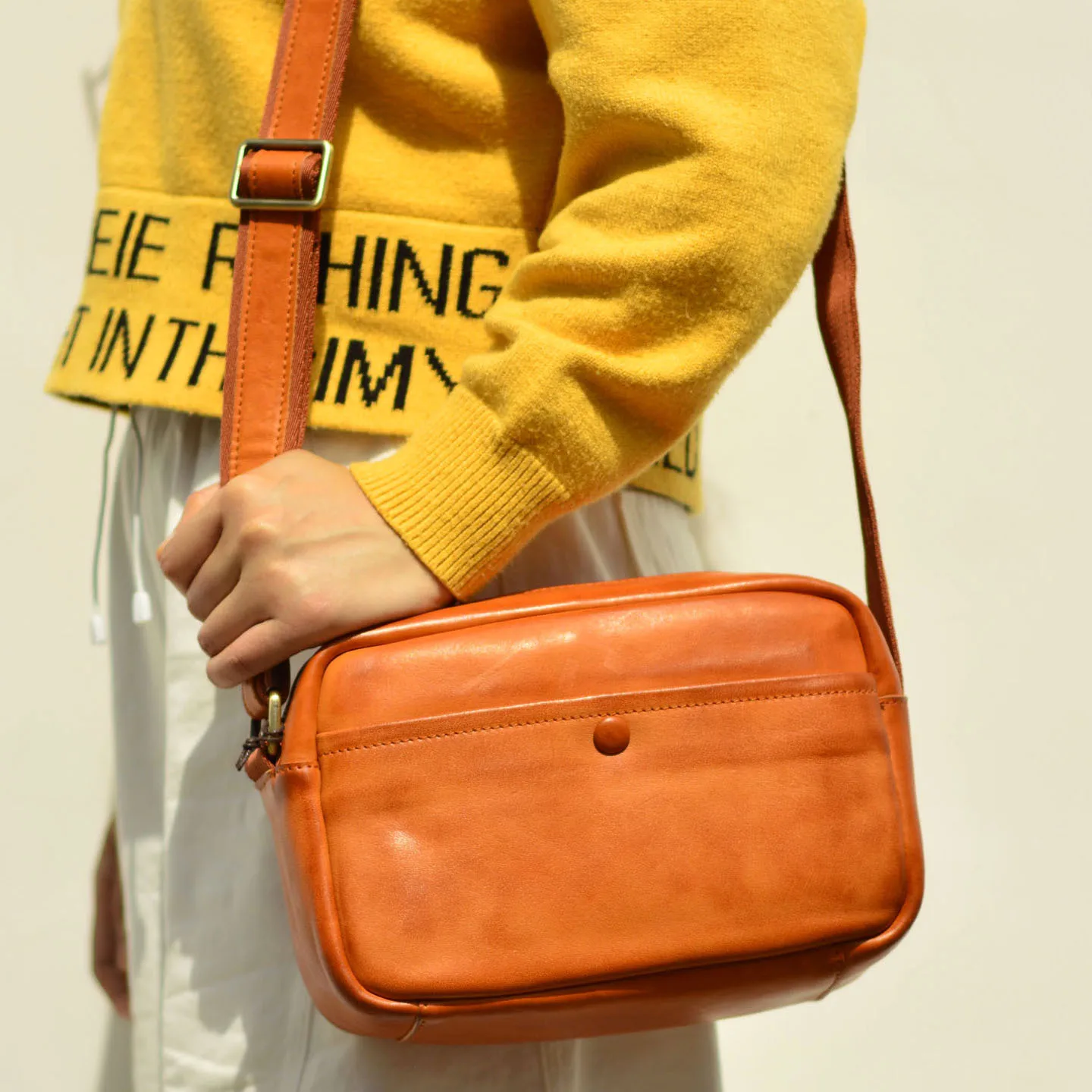 

Vintage Tanned Cowhide Leather Crossbody Bag Worn Color Camera Bag Soft Foldable Daily Use Medium Size Pure Color Leather