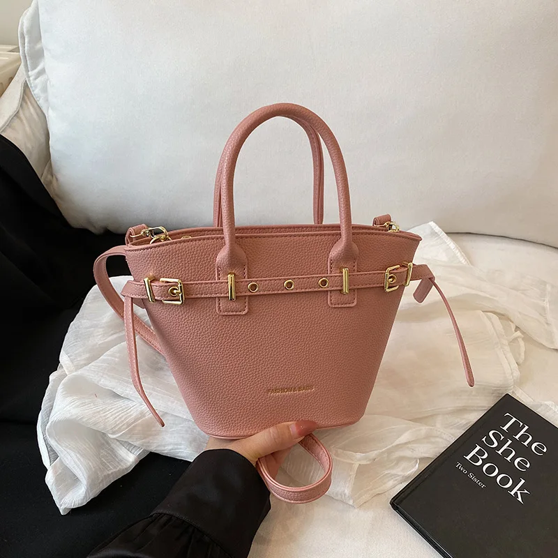 

2025 Spacious Commuter Bag, Versatile Shoulder Purse for Women, Crossbody Tote, Minimalist Day to Night Bag, Textured Sling Bag