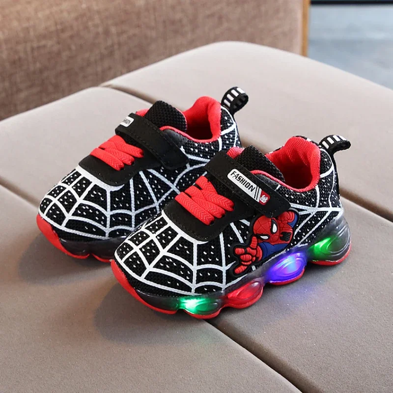 2024 New Spiderman Kids Sneakers Disney Children\'s Led Light Shoes Spring and Autumn Boys Sport Shoes Anti-slip Girls Shoes