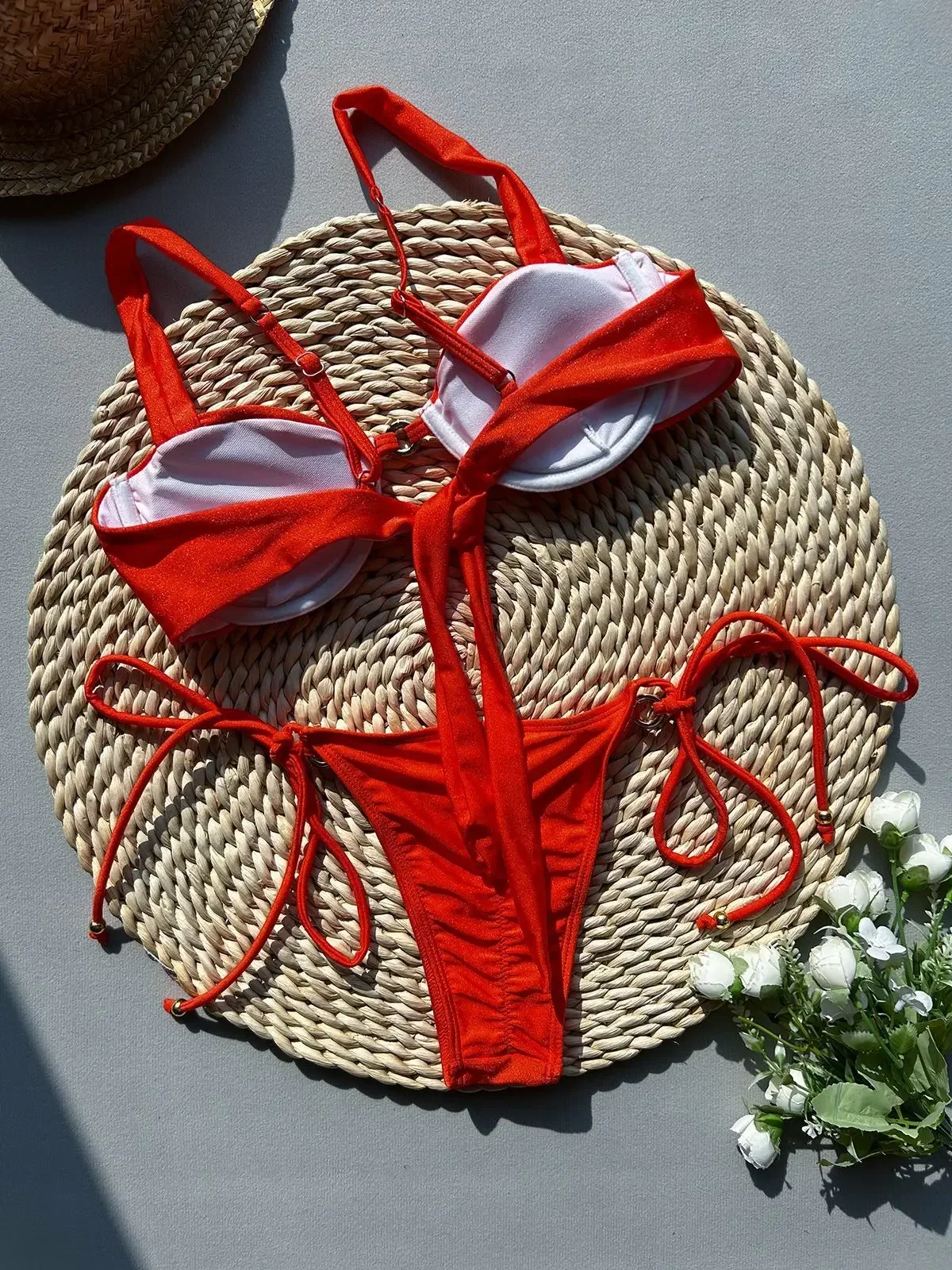 Sexy anel vermelho metal underwire bikini conjunto 2025 feminino plissado push up micro maiô praia brasileira maiô tanga