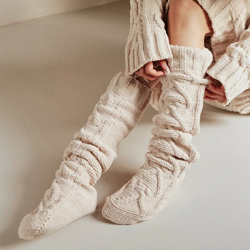 2025 nuevo pijama ceroso suave y bonito de otoño e invierno con patrón en forma de corazón para mujer, conjunto de ropa de casa y calcetines holgados de estilo perezoso