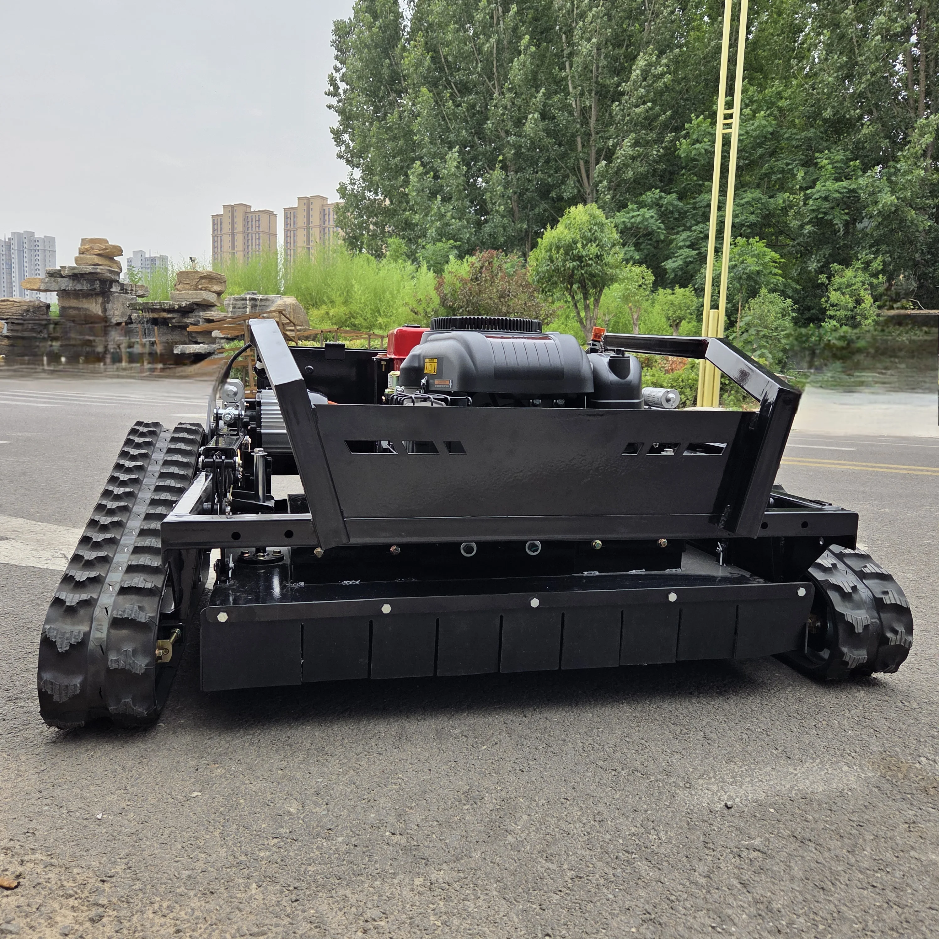 4000 ㎡ /H เครื่องตัดหญ้าควบคุมระยะไกลอัจฉริยะประสิทธิภาพสูงใช้งานง่ายและสามารถเชื่อมต่อกับพื้นที่ที่ซับซ้อนได้ง่าย