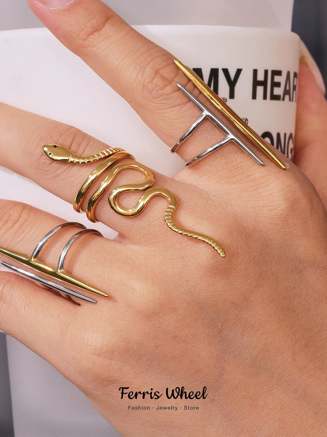 

Cool Snake Design Rings for Women Waterproof Stainless Steel Gold Plated Luxury Finger Ring Daily Banquet Wedding Jewelry