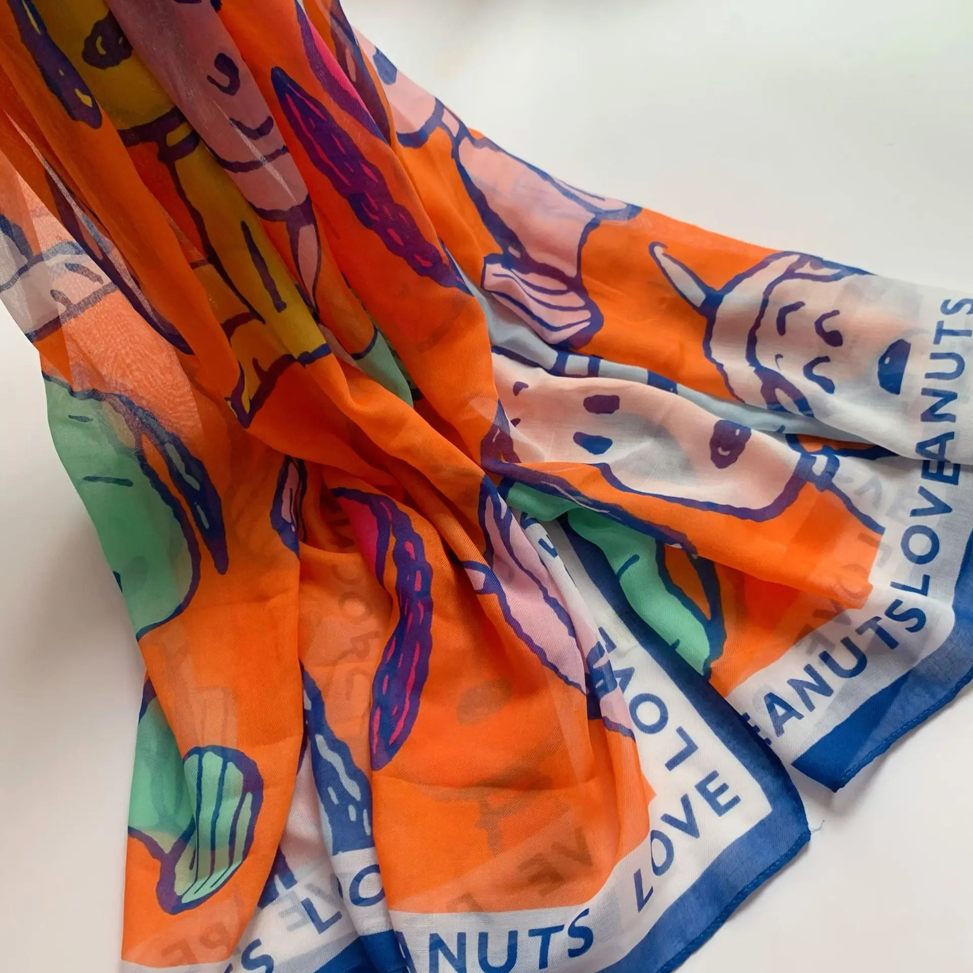 Miniso lindo primavera y verano nuevo chal bufanda de dibujos animados Snoopy