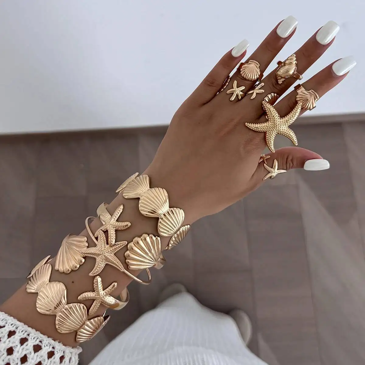 

KunJoe 12 Pcs/Set Ocean Style Starfish Conch Scallop Open Bangle Adjustable Ring for Women New Boho Bracelets Summer Jewelry Set