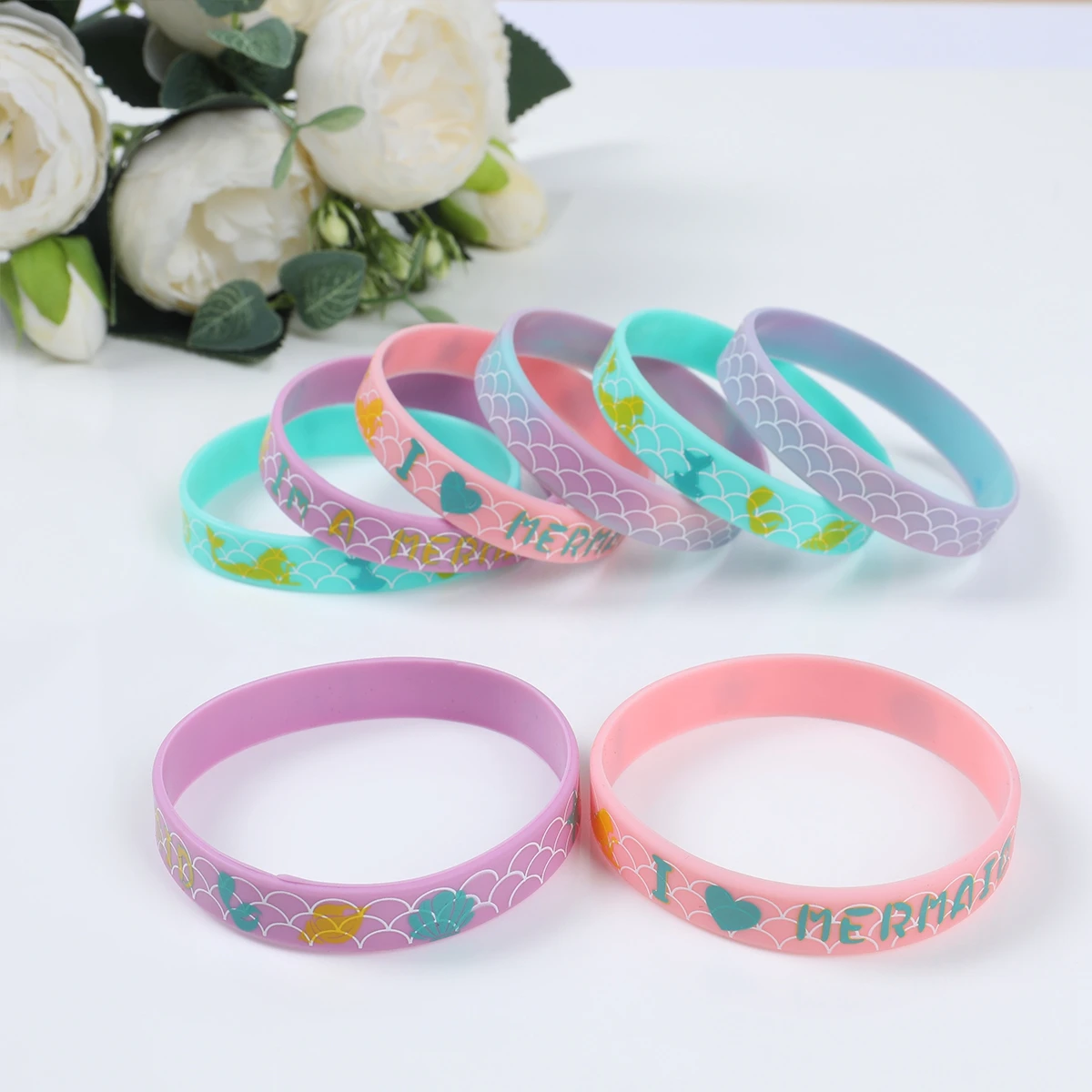 

8pcs Mermaid Silicone Bracelets Birthday Party Favors Girl Boys Goodies Bag Filler Under The Sea Wristband School Reward Gifts