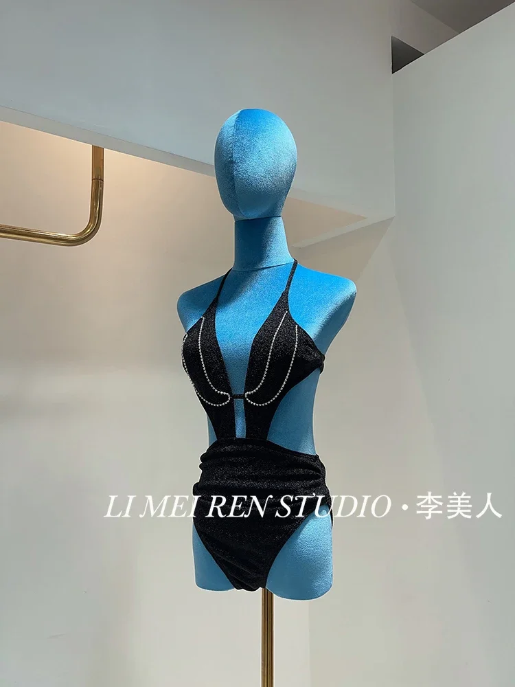 New black sparkling chain one-piece swimsuit with a feminine feel, slimming