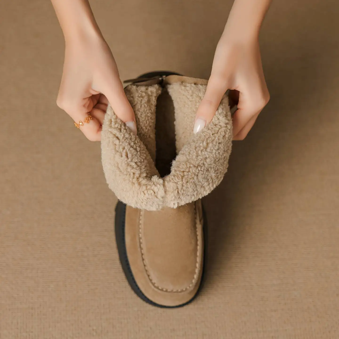 Krazing Pot Wool Cow Suede Round Toe Thick High Heels Snow Boots Platform Keep Warm Natural Fur Back Zipper Punk Ankle Boots