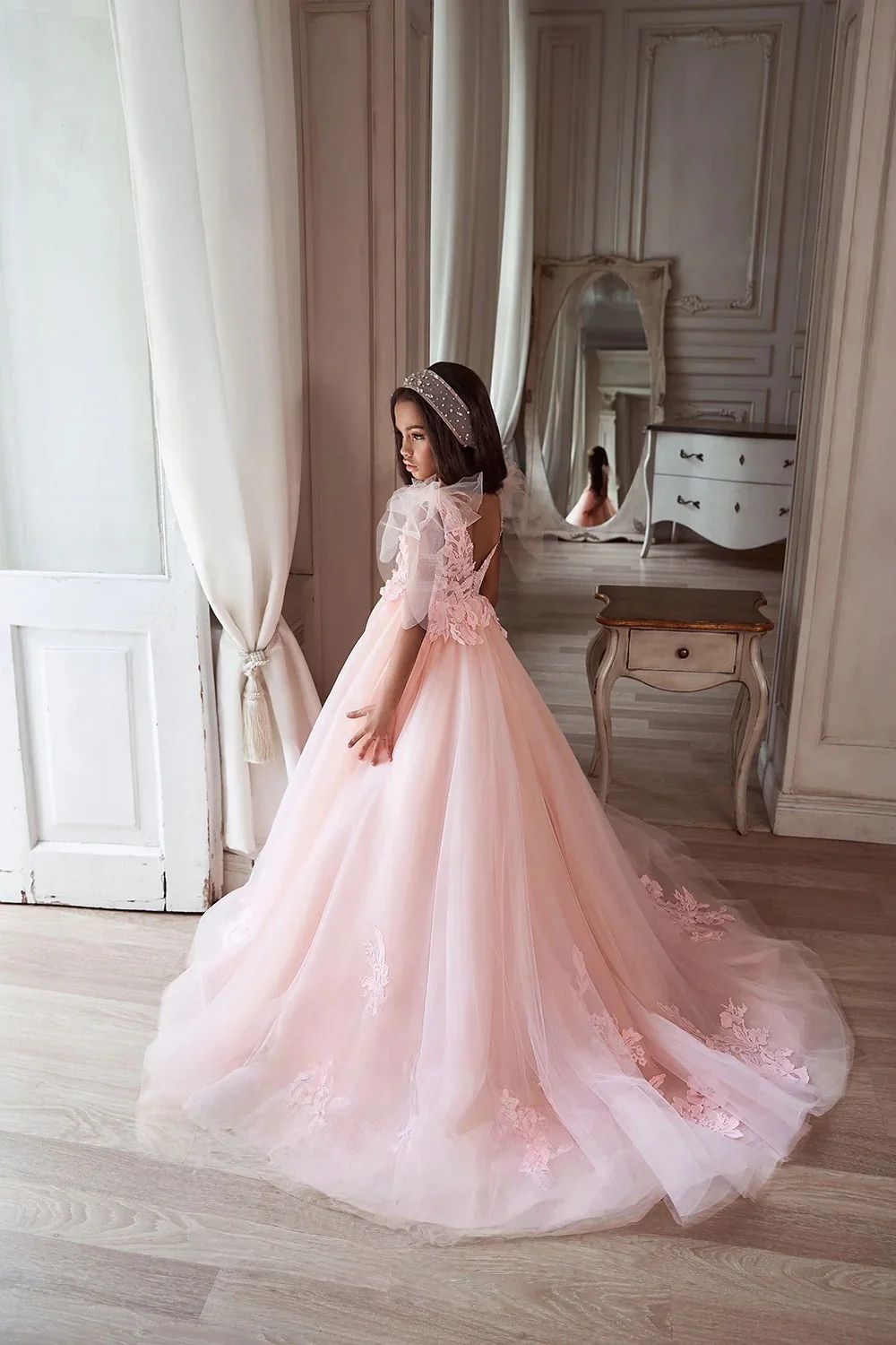 Custom JDY High V Neck Short Sleeve Lace Applique Tulle Trailing Flower Girl Dress Wedding Party Gown Birthday Pageant Dress فسا
