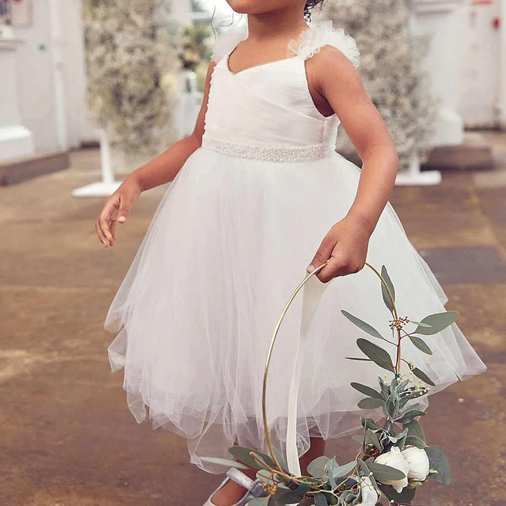 A linha de tule vestidos da menina da flor simples com decote em v sem mangas miçangas vestido de festa de aniversário ruched tea-length vestidos de primeira comunhão