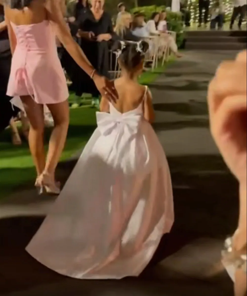 

Elegant Flower Girl Wedding Dress With Satin Bow Strap Bridal Dress Kids First Communion Ball Gown Customized Vestidos de Noiva