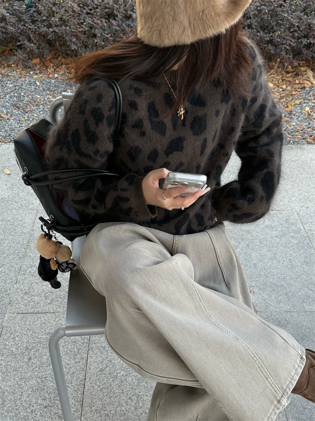 

Модный вязаный свитер с леопардовым принтом и длинным ворсом, из вельвета, с круглым вырезом, новинка зимы, женский свободный трикотаж