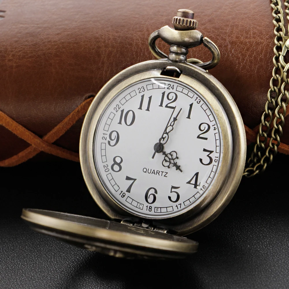 Vintage Bronze Animal Series Moon Wolf Hollow Gentleman Quartz Pocket Watch Steampunk Necklace Pendant Men's and Women's Gift