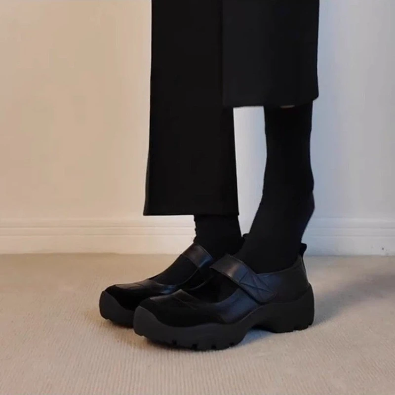 

Thick-soled Round-toe Lace-up Multi-color Versatile Comfortable Anti-slip Breathable and Wear-resistant Women's Single Shoes