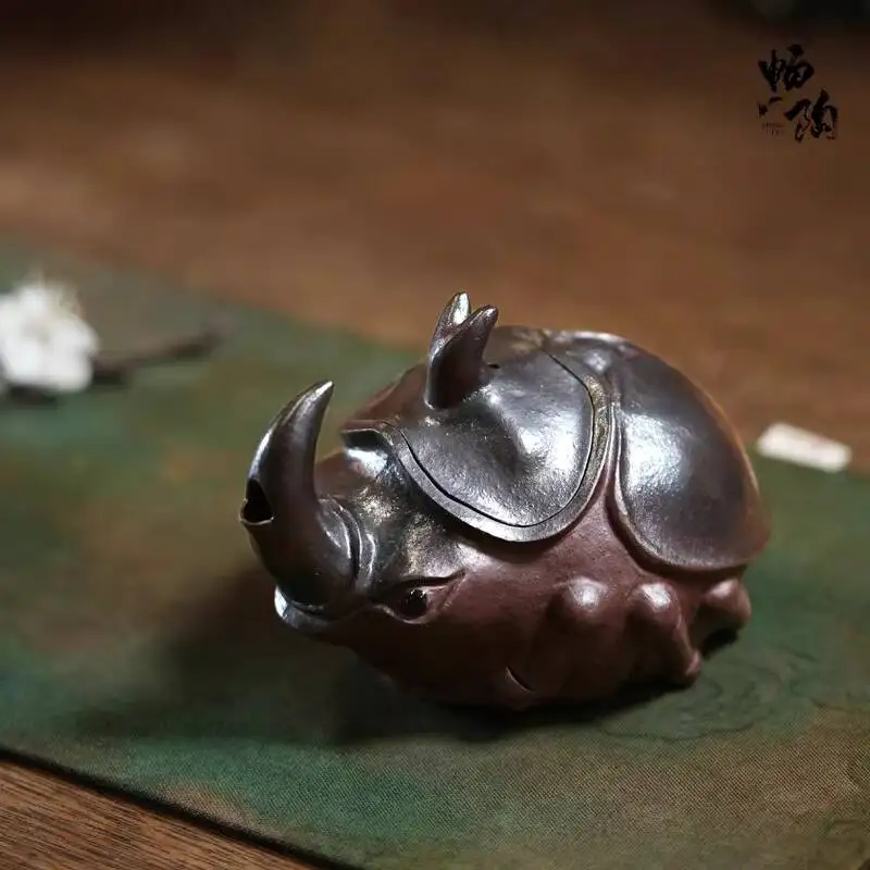 

[Changtao]Yixing Zisha Fully Handmade, Household Imitation Tea Purple Clay Beetle Hand-Held Pot, 140Cc