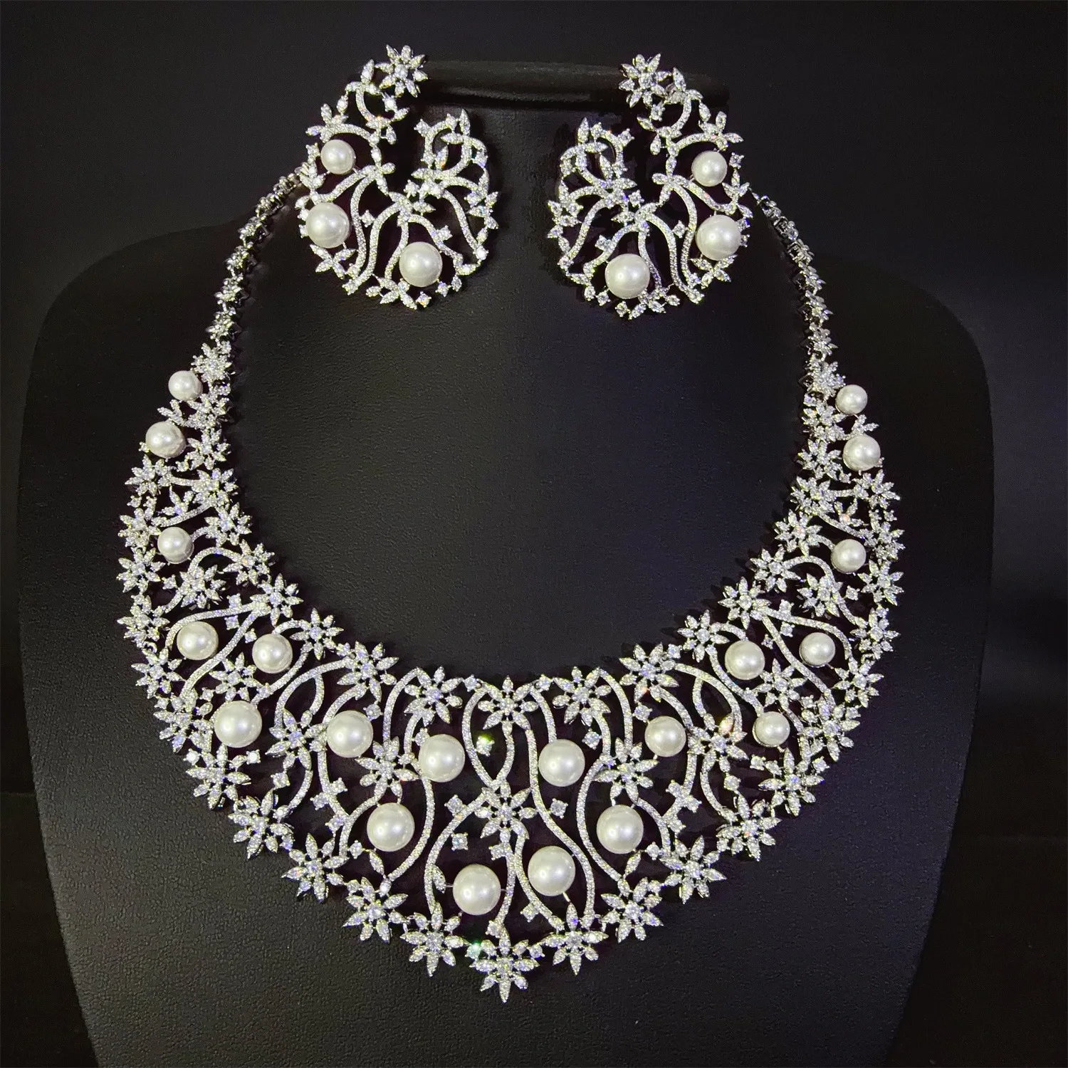 

Vintage 2 piece sliver color flower pearl necklace earrings women dress decoration light luxury jewelry wedding party gift M-907