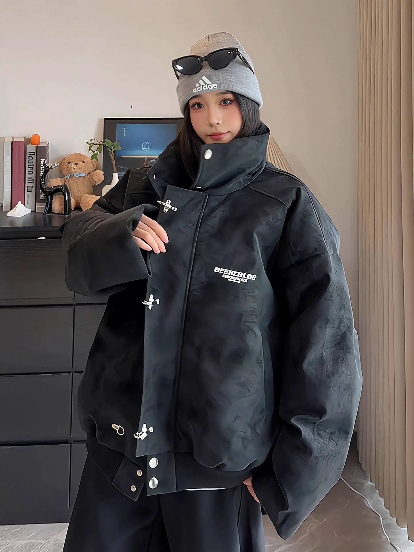 سترة نسائية معطف قطني 2025 شتاء جديد للرجال التعادل صبغ بولي Leather سترة جلدية سميكة مبطن الدافئة الوقوف طوق الطائرة زر معطف منتفخ #2