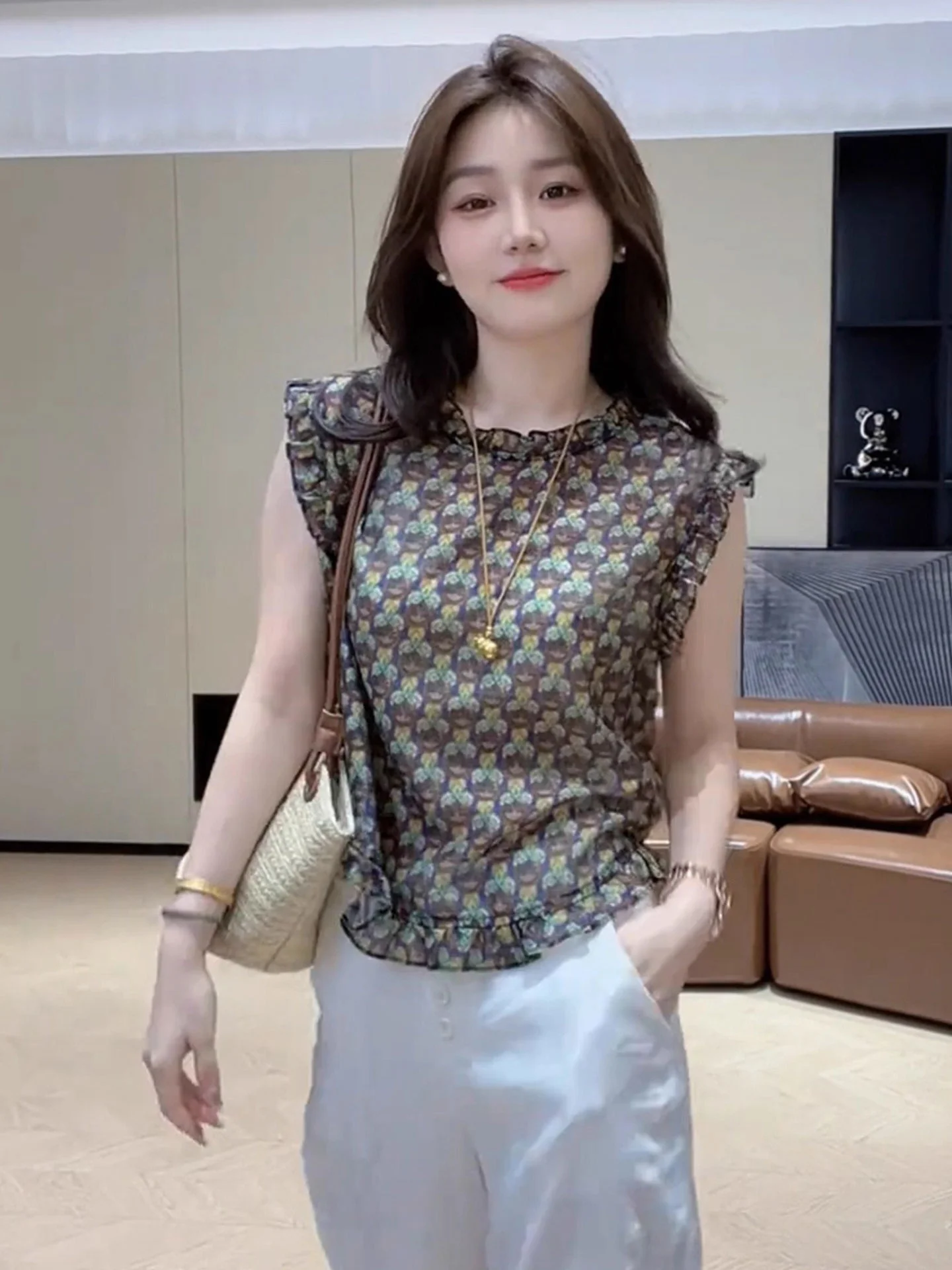 

Элегантная блузка с цветочным принтом, летняя коллекция 2025, корейский стиль, для офиса, прямой крой, с деревянным узором, роскошная, маленькая блузка